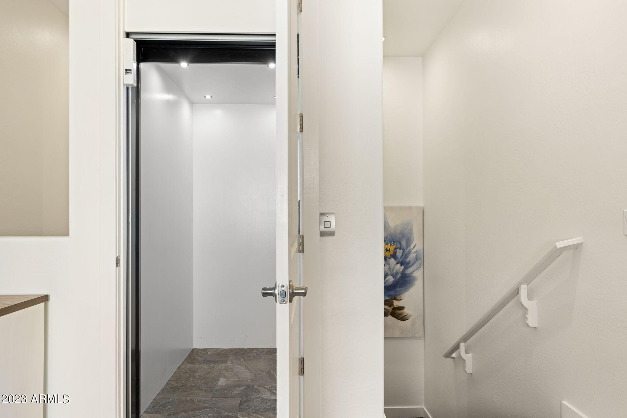 27000 North Alma School Parkway, Unit 2006 Scottsdale, AZ 85262 - Photo 16 of 43 Elevator