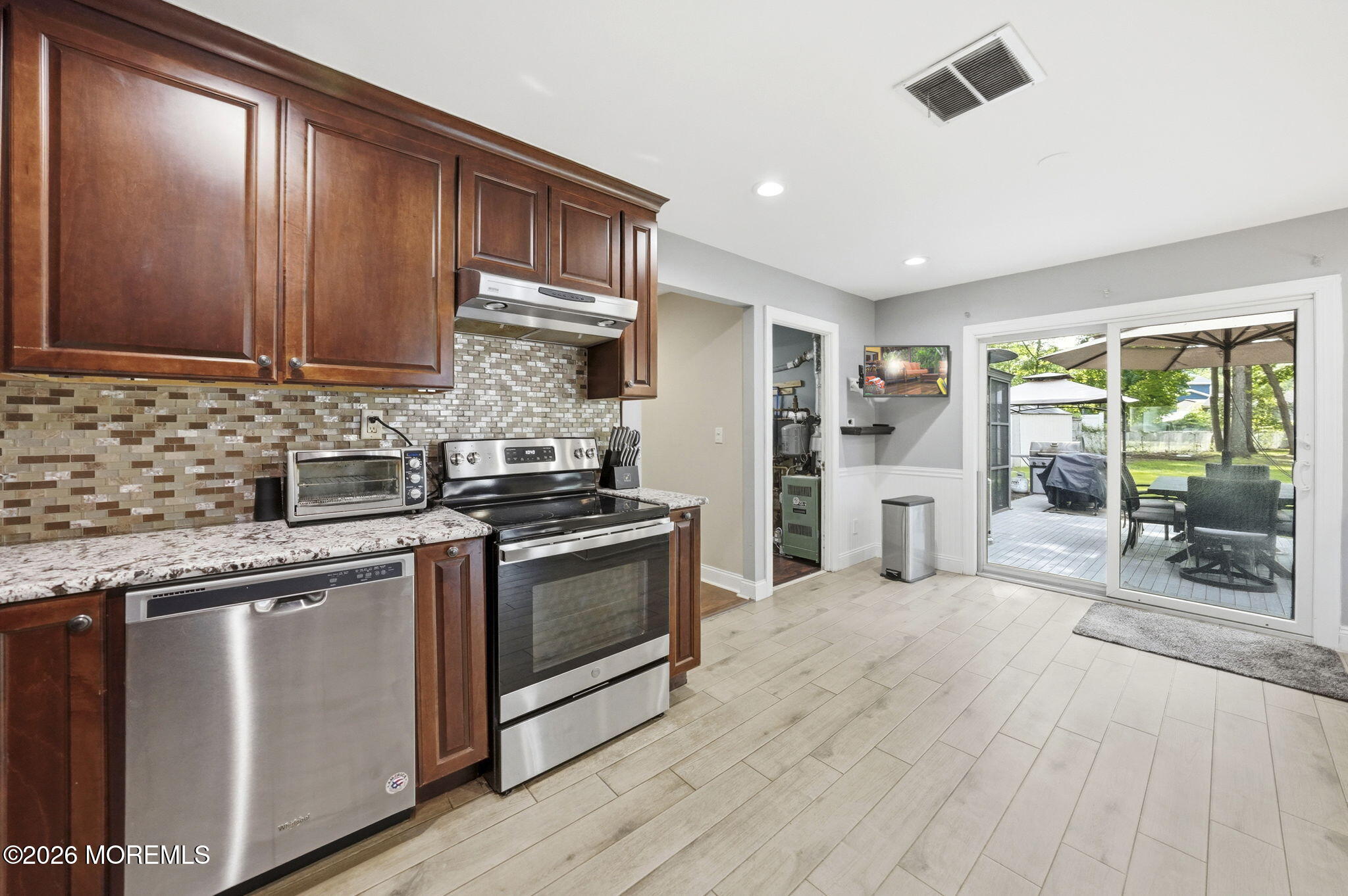 234 Lloyd Road Aberdeen, NJ 07747 - Photo 12 of 37 29-web-or-mls-DSC01157