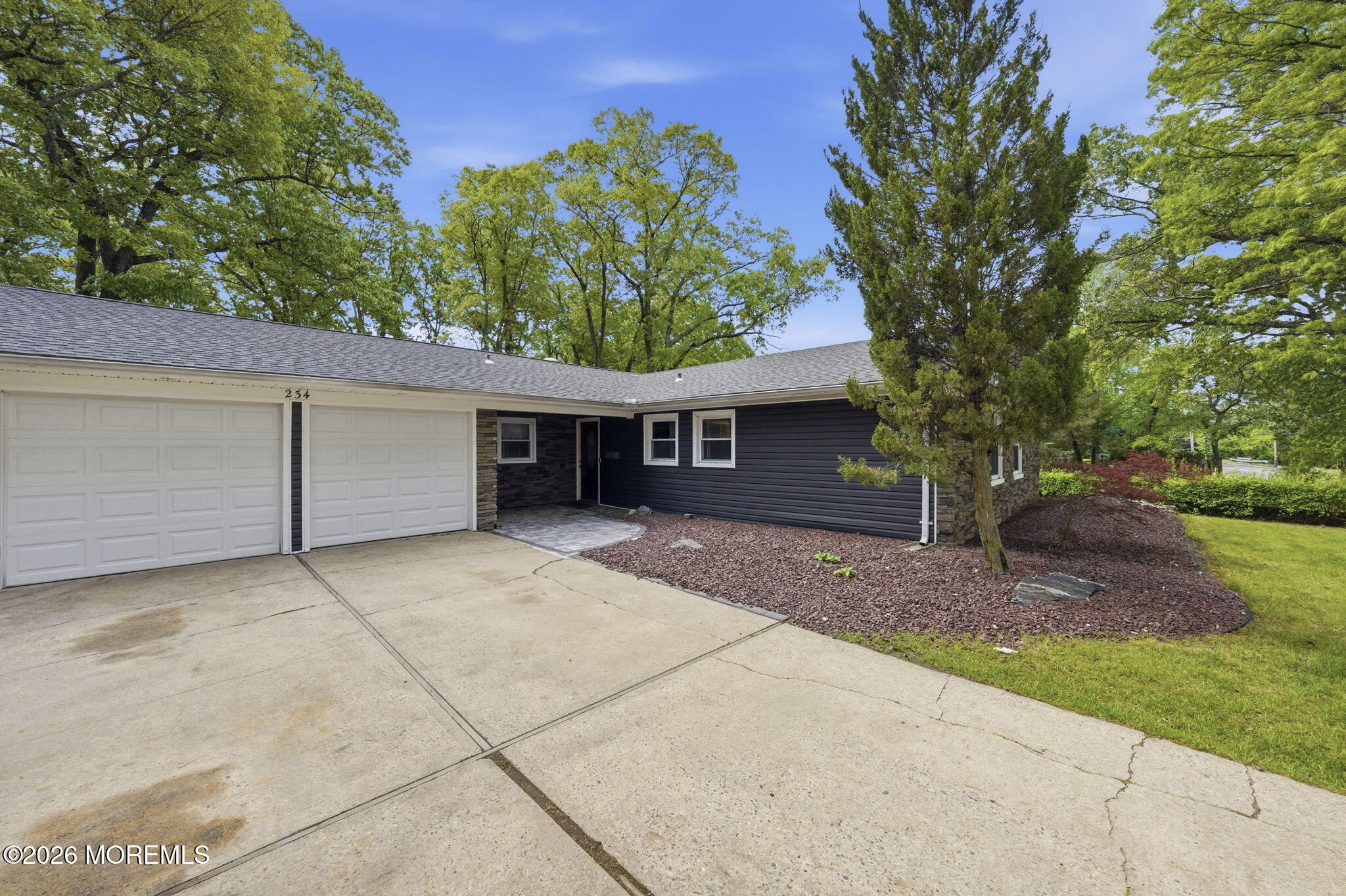 234 Lloyd Road Aberdeen, NJ 07747 - Photo 3 of 37 36-web-or-mls-DSC01212