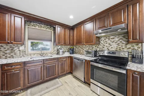 $675,000 | 234 Lloyd Road, Aberdeen, NJ 07747