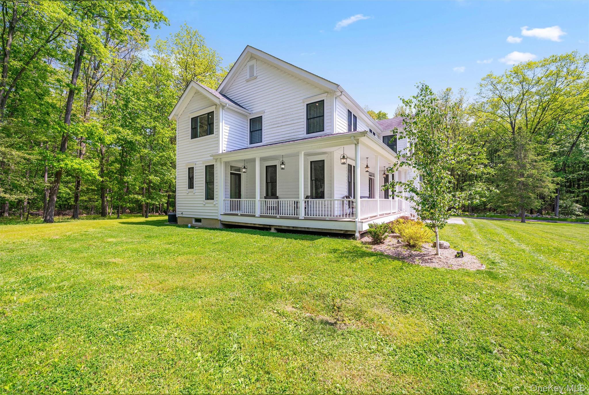 28 Bethlehem Road New Windsor, NY 12553 - Photo 5 of 50 a front view of a house with garden