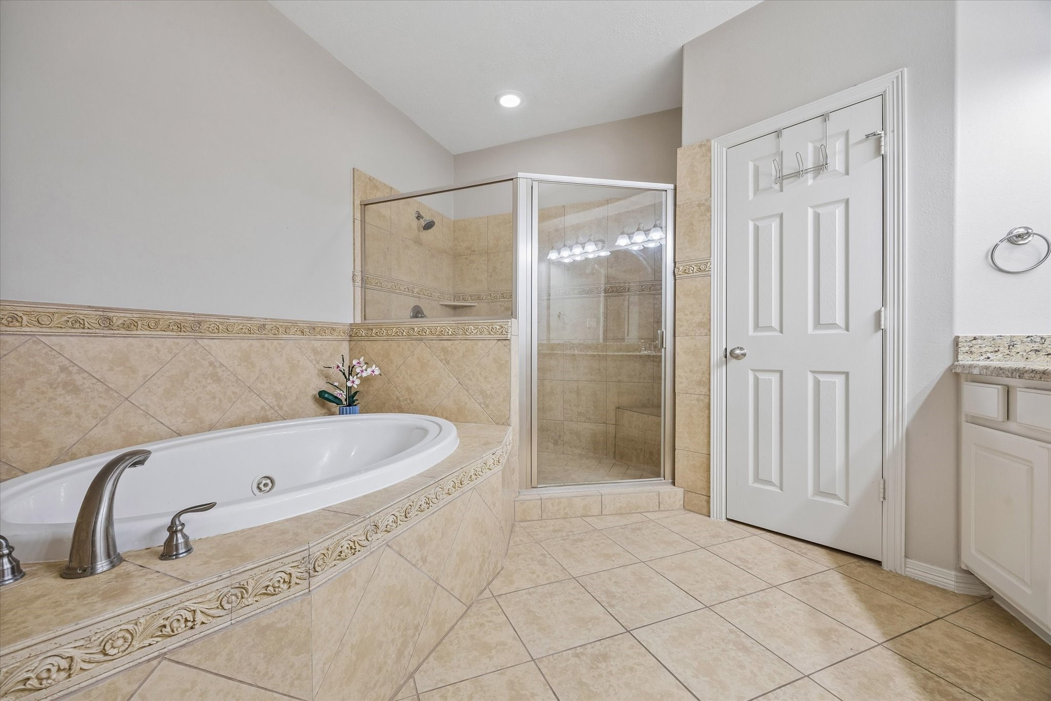 4123 Childress Street, Unit A Houston, TX 77005 - Photo 11 of 18 Primary bathroom