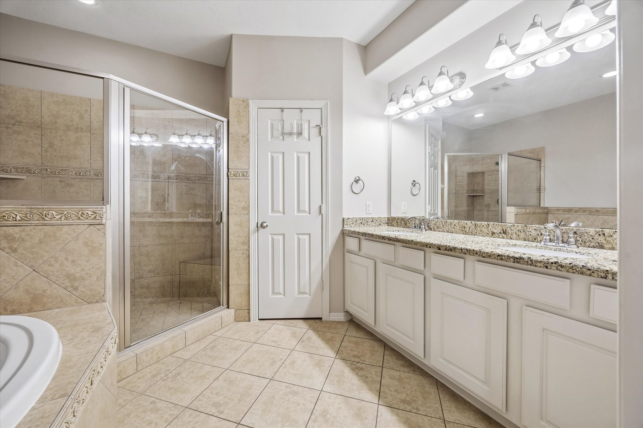 4123 Childress Street, Unit A Houston, TX 77005 - Photo 12 of 18 Primary bathroom