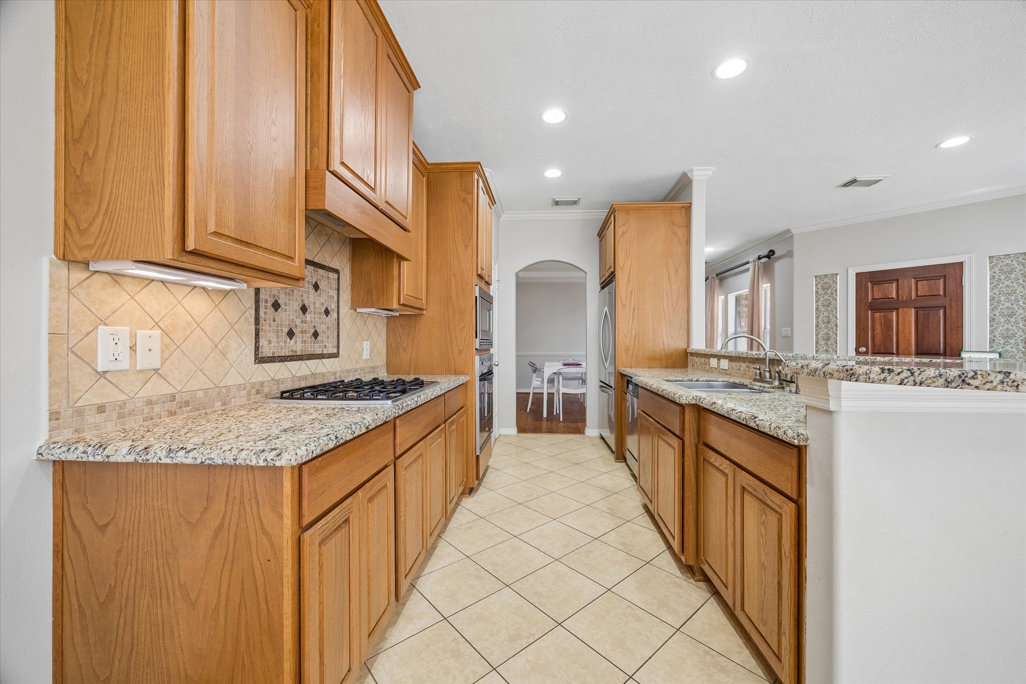 4123 Childress Street, Unit A Houston, TX 77005 - Photo 4 of 18 Kitchen looking towards front door and Dining room