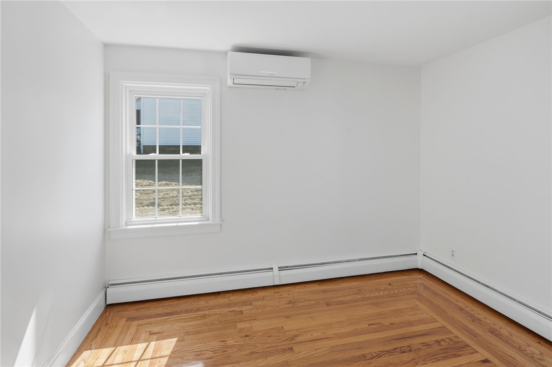 458 River Road Lincoln, RI 02865 - Photo 17 of 37