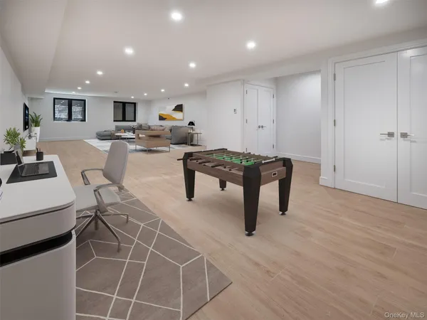 $1,435,000 | 21-31 Shore Boulevard, Unit 1C | Astoria