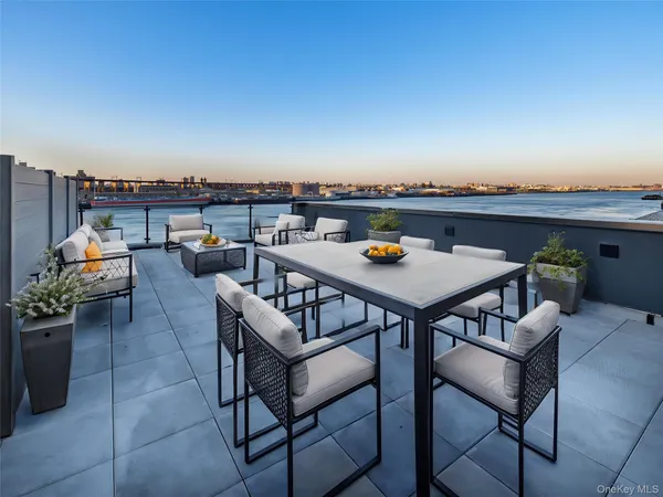 $1,435,000 | 21-31 Shore Boulevard, Unit 1C | Astoria