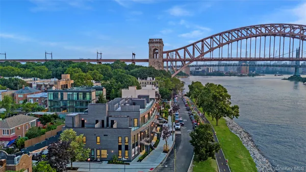 $1,435,000 | 21-31 Shore Boulevard, Unit 1C | Astoria