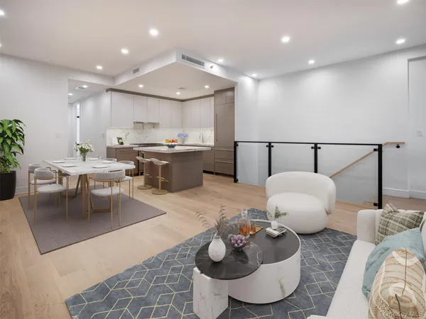 $1,435,000 | 21-31 Shore Boulevard, Unit 1C | Astoria