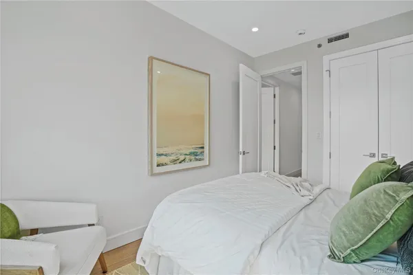 $1,435,000 | 21-31 Shore Boulevard, Unit 1C | Astoria