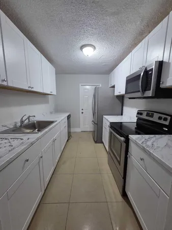 $2,800 | 18050 Northwest 41st Place, Miami Gardens, FL 33055