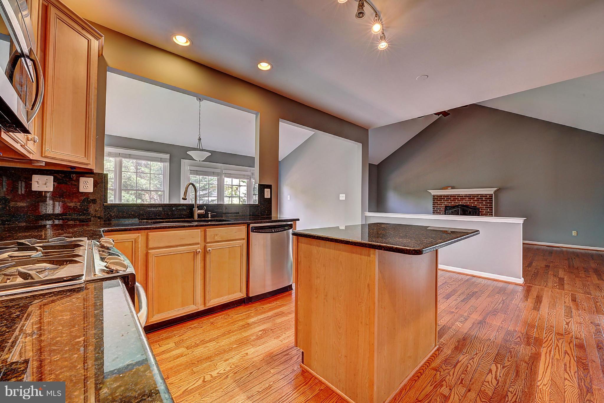 10840 Welbury Court Reston, VA 20194 - Photo 11 of 30 Kitchen