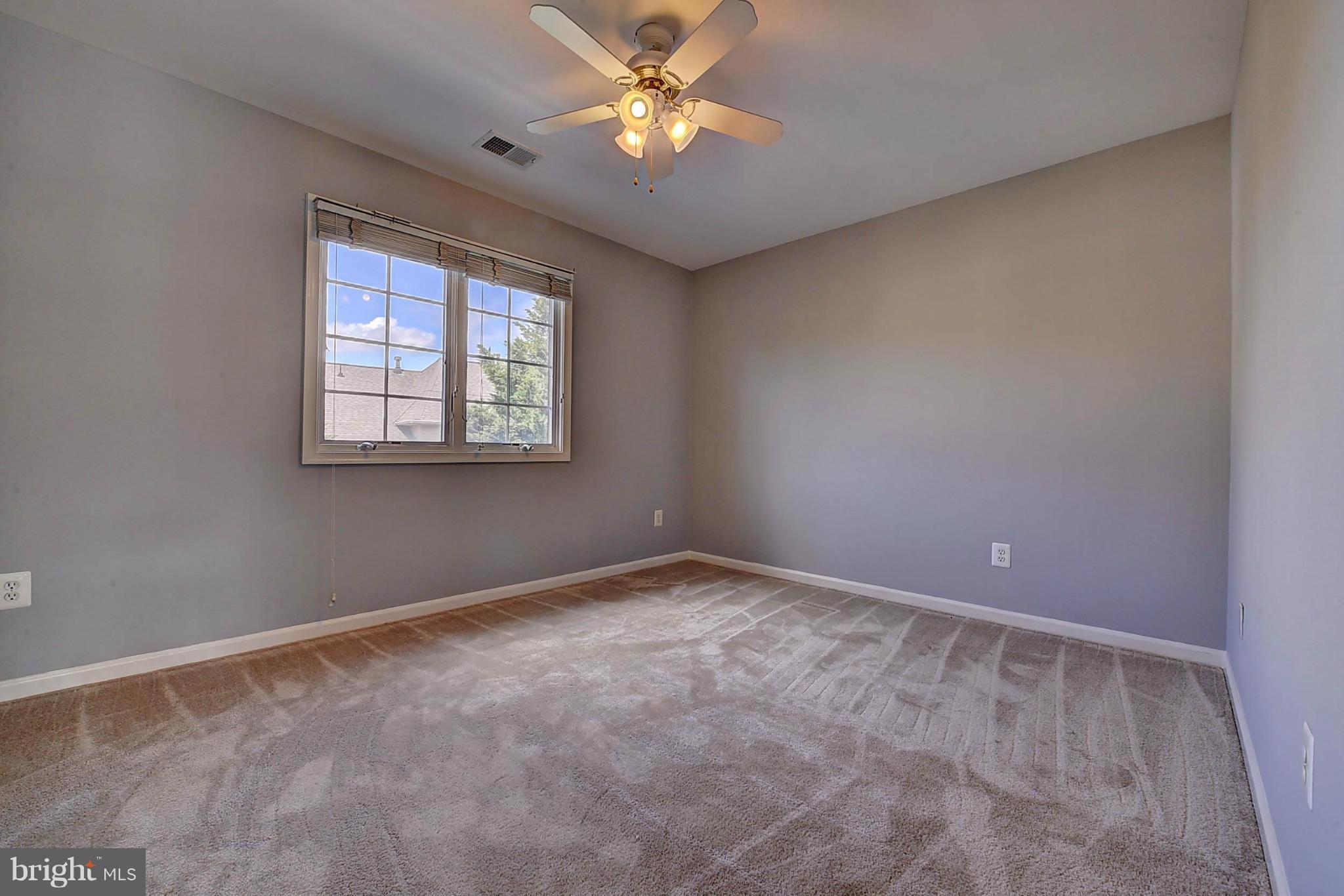 10840 Welbury Court Reston, VA 20194 - Photo 26 of 30 Bedroom