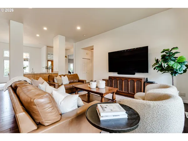 $959,000 | 3247 Lakeside Drive, Eugene, OR 97401