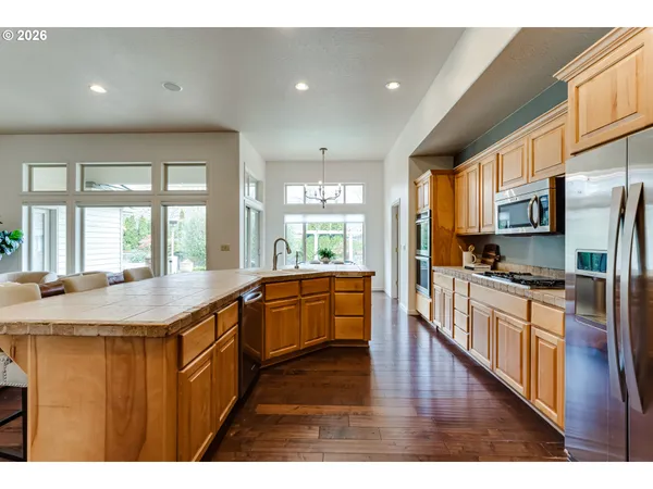 $959,000 | 3247 Lakeside Drive, Eugene, OR 97401