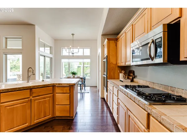 $959,000 | 3247 Lakeside Drive, Eugene, OR 97401