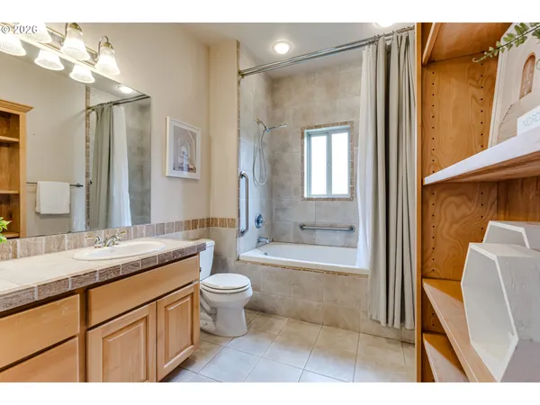 $959,000 | 3247 Lakeside Drive, Eugene, OR 97401