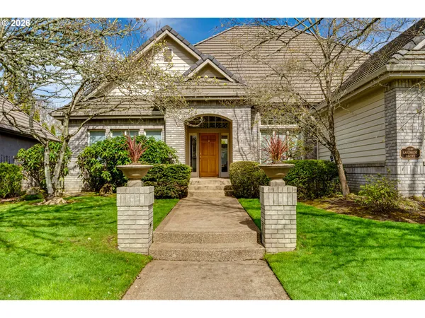 $959,000 | 3247 Lakeside Drive, Eugene, OR 97401
