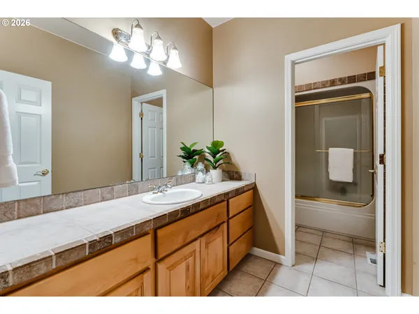 $959,000 | 3247 Lakeside Drive, Eugene, OR 97401