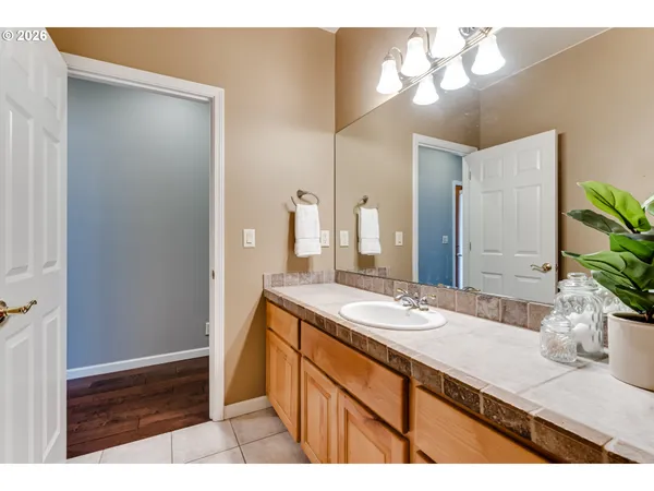 $959,000 | 3247 Lakeside Drive, Eugene, OR 97401