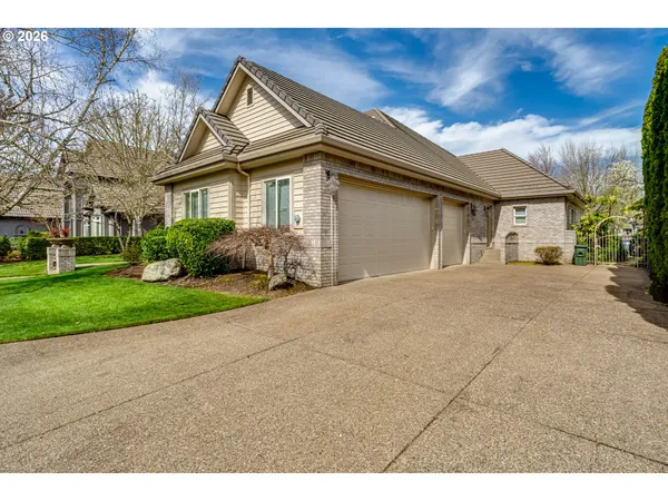 $959,000 | 3247 Lakeside Drive, Eugene, OR 97401
