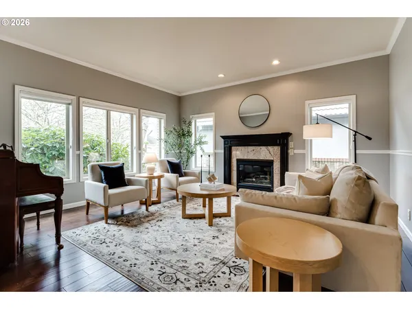 $959,000 | 3247 Lakeside Drive, Eugene, OR 97401