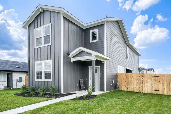 $2,300 | 200 Constanza Trail, Bastrop, TX 78602