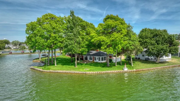 $699,900 | 188 Hawthorne Drive, Brooklyn, MI 49230