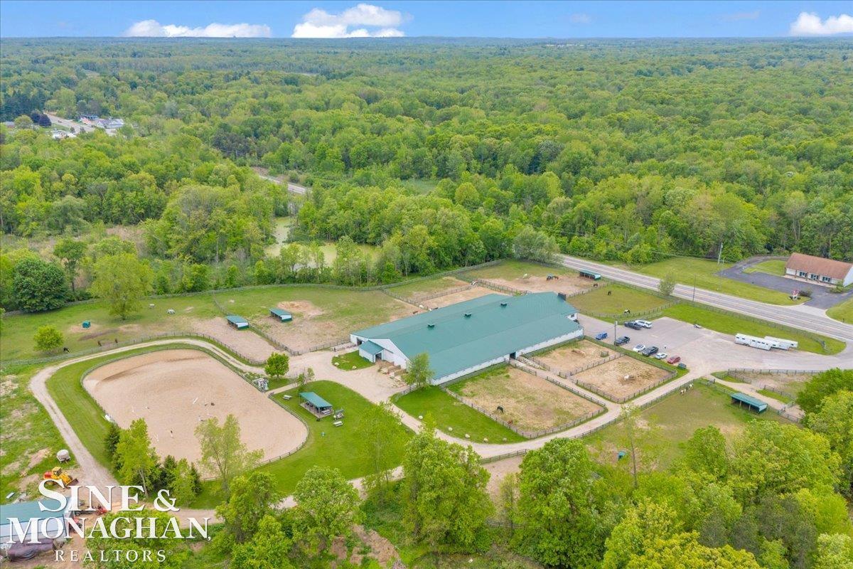 270 North Rochester Road Leonard, MI 48367 - Photo 5 of 62 50177041-5b9d3084-23e5-4a44-ae7e-ac1074edb6e5.JPG