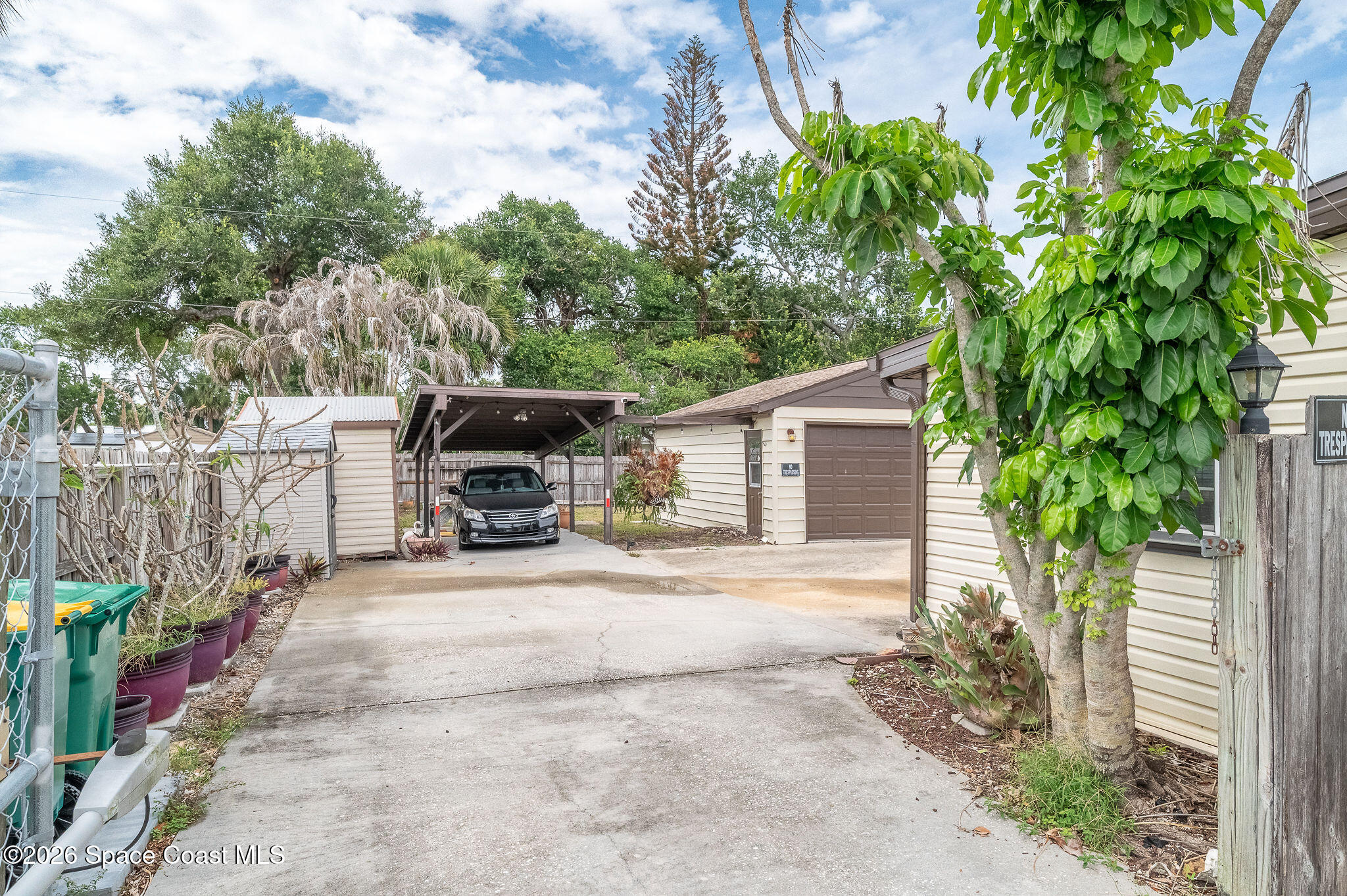 986 Sarno Road Melbourne, FL 32935 - Photo 36 of 50 Driveway