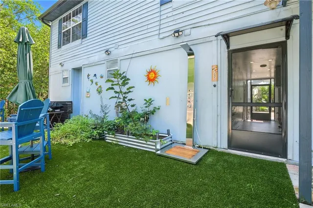 $2,000 | 936 Panther Creek Lane, Unit 2, Everglades City, FL 34139