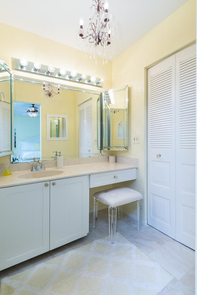 21205 Lago Circle, Unit C14 Boca Raton, FL 33433 - Photo 28 of 32 Master Bath