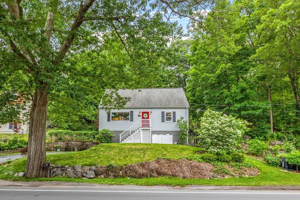 91 Cambridge Road Woburn, MA 01801 - Photo 2 of 42 Gallery Image 2