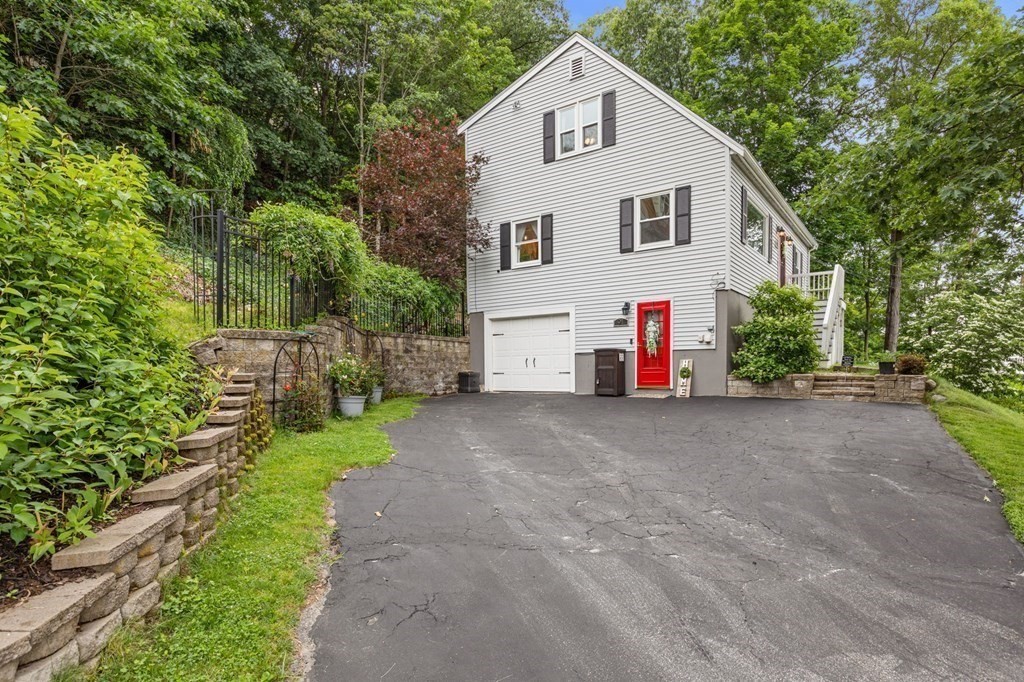 91 Cambridge Road Woburn, MA 01801 - Photo 3 of 42 Gallery Image 3