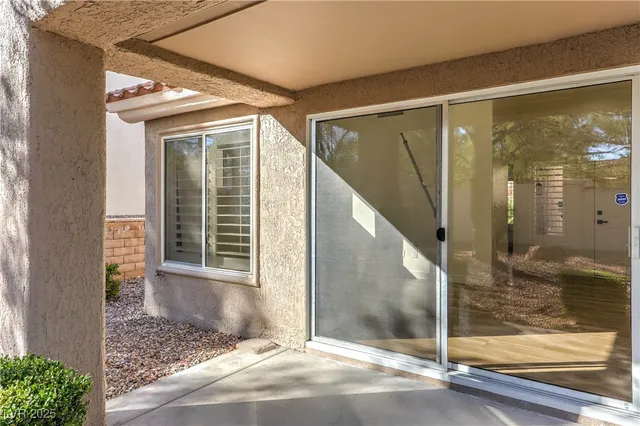 $2,000 | 10321 Junction Hill Drive, Las Vegas, NV 89134