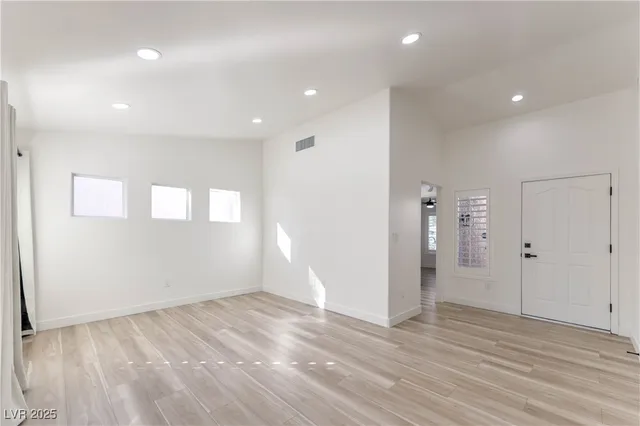 $2,000 | 10321 Junction Hill Drive, Las Vegas, NV 89134