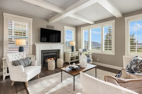 $2,400,000 | 2440 Northeast Daphne Street, Issaquah, WA 98029