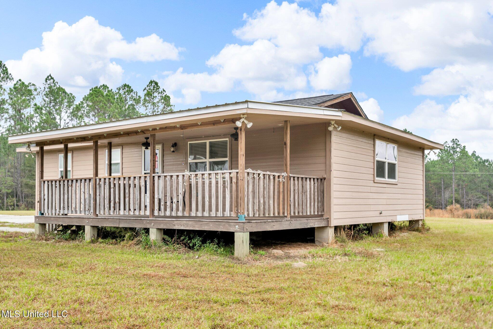 18328 South Gaylord Road Saucier, MS 39574 - Photo 5 of 27 3-web-or-mls-18328 S Gaylord Rd 15