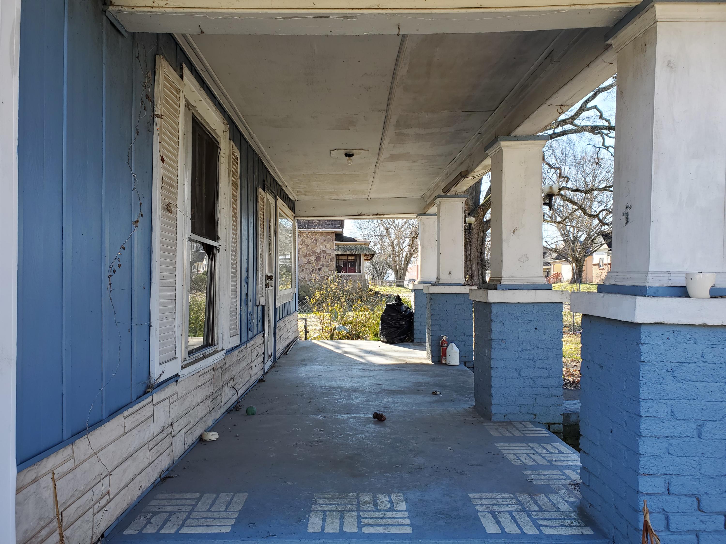 4020 Hooker Road Chattanooga, TN 37410 - Photo 3 of 18 Front Porch