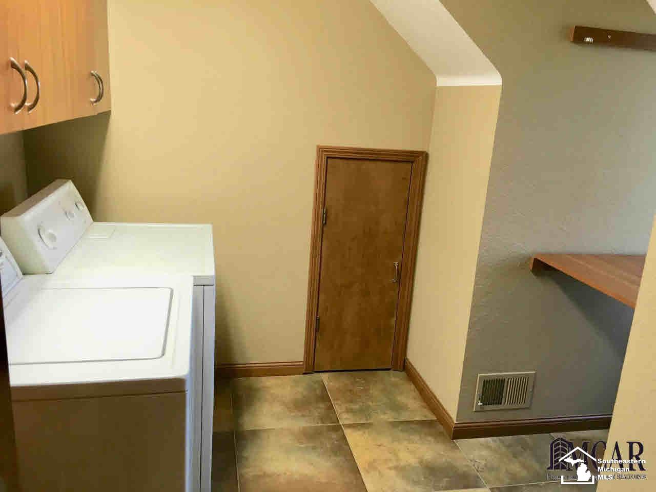 8659 Jackman Road Temperance, MI 48182 - Photo 38 of 45