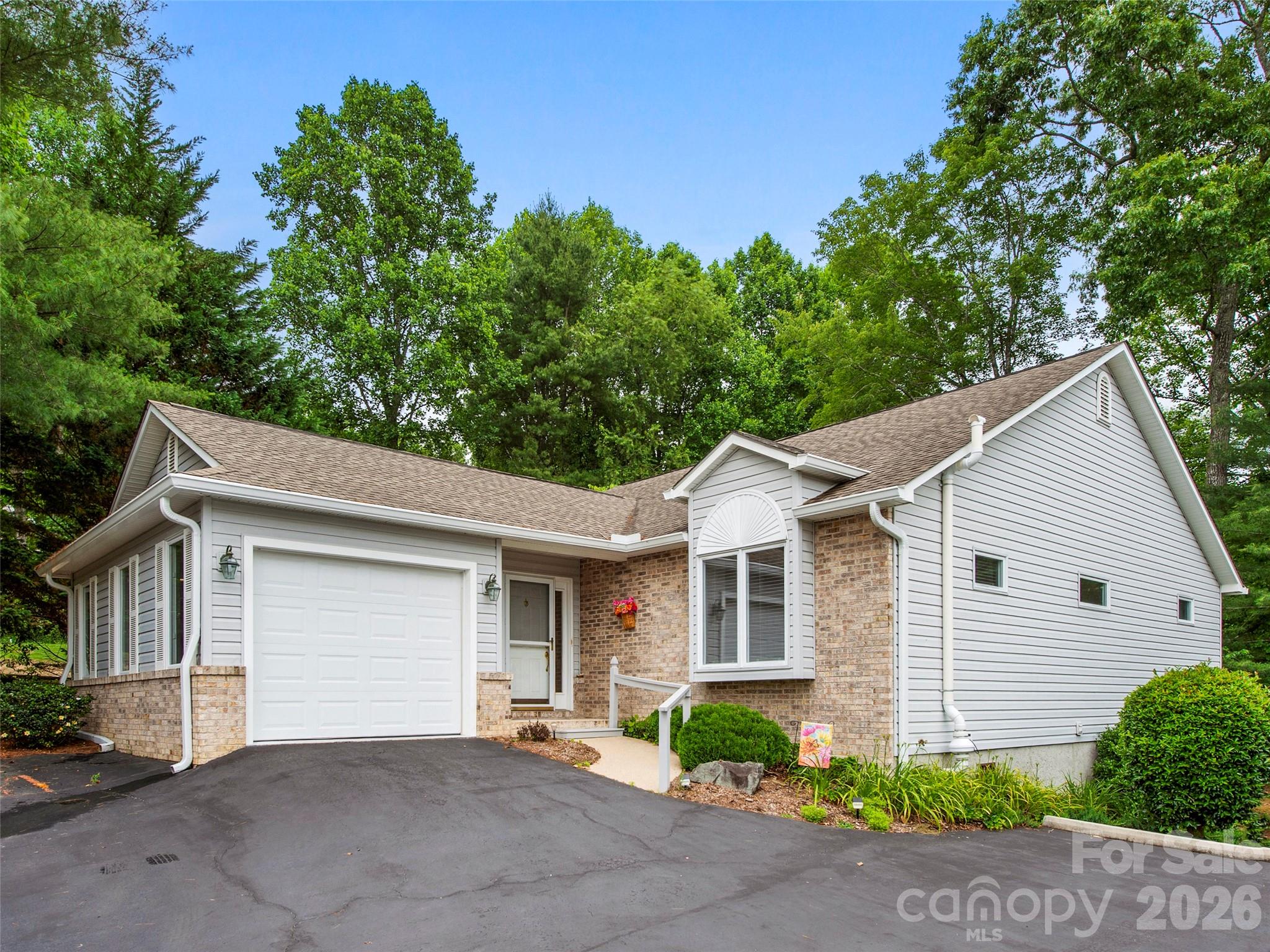 83 Laurel Ridge Place Hendersonville, NC 28739 - Photo 1 of 27