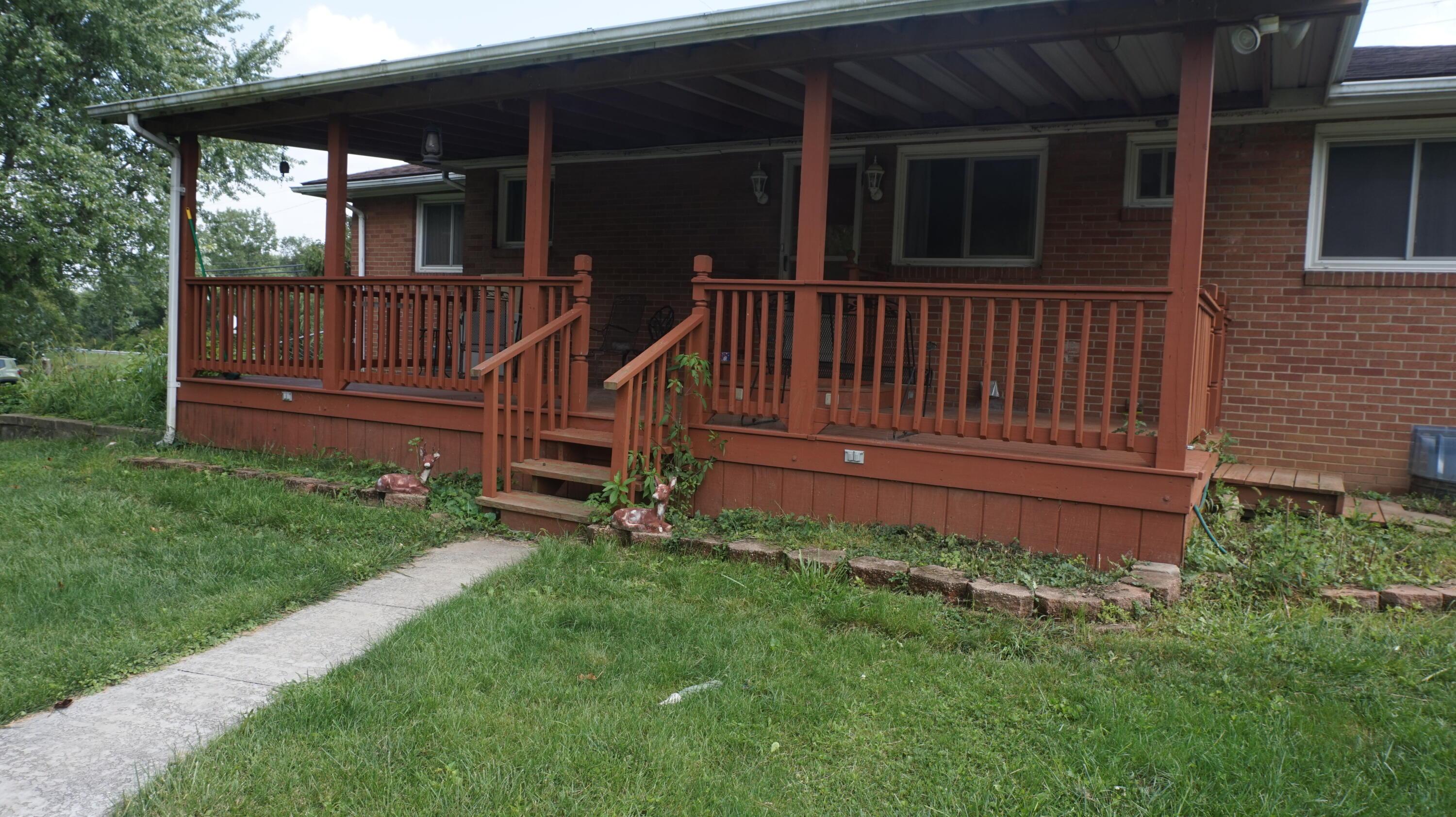2866 Alkire Road Columbus, OH 43223 - Photo 15 of 17 Deck