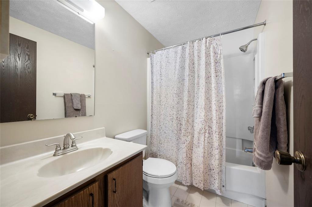 1109 Old Farm Road Lawrence, PA 15055 - Photo 19 of 28 Second floor Bathroom