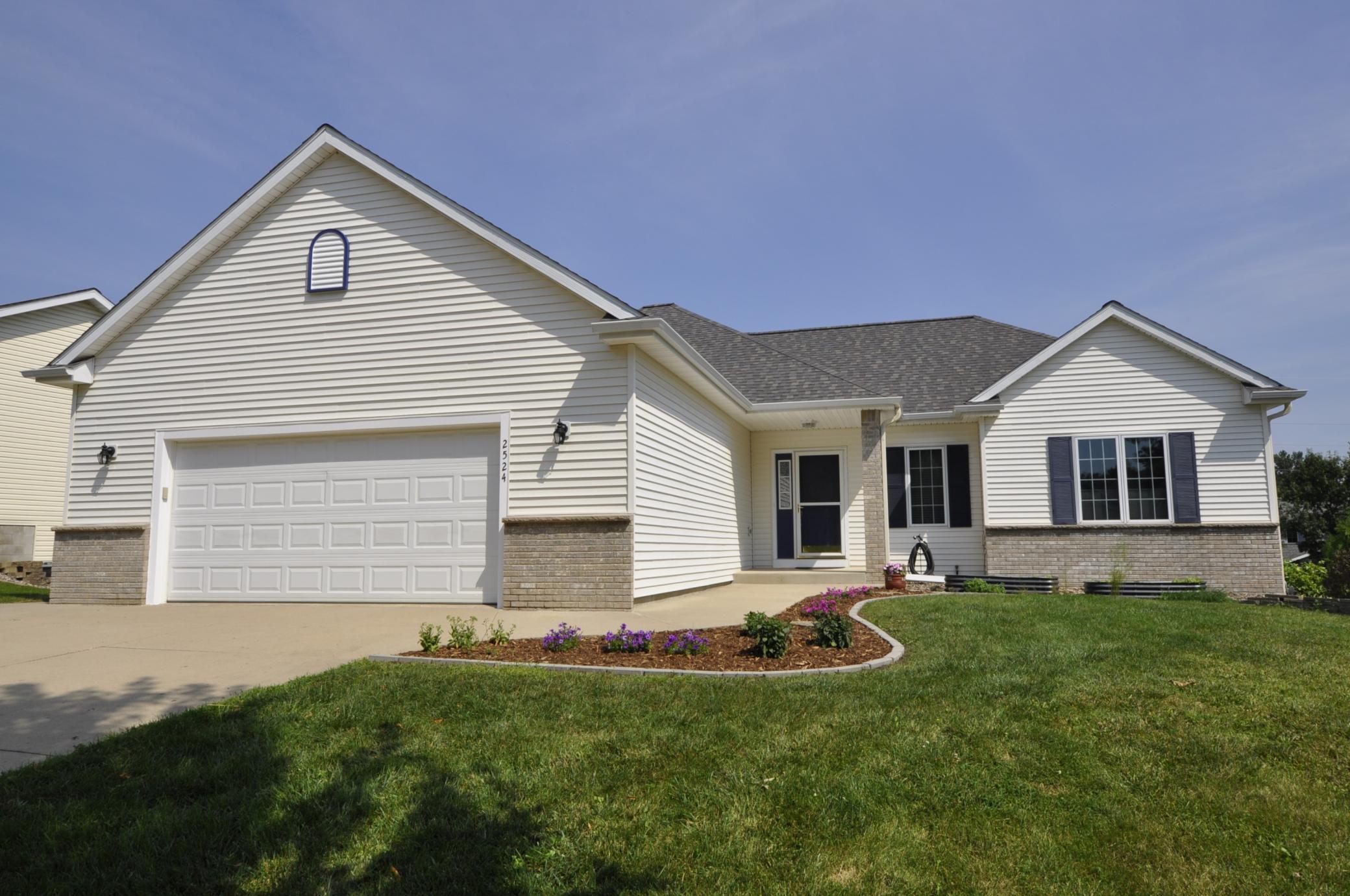 2524 Parkhill Lane Southwest Rochester, MN 55902 - Photo 1 of 40 Gallery Image 1