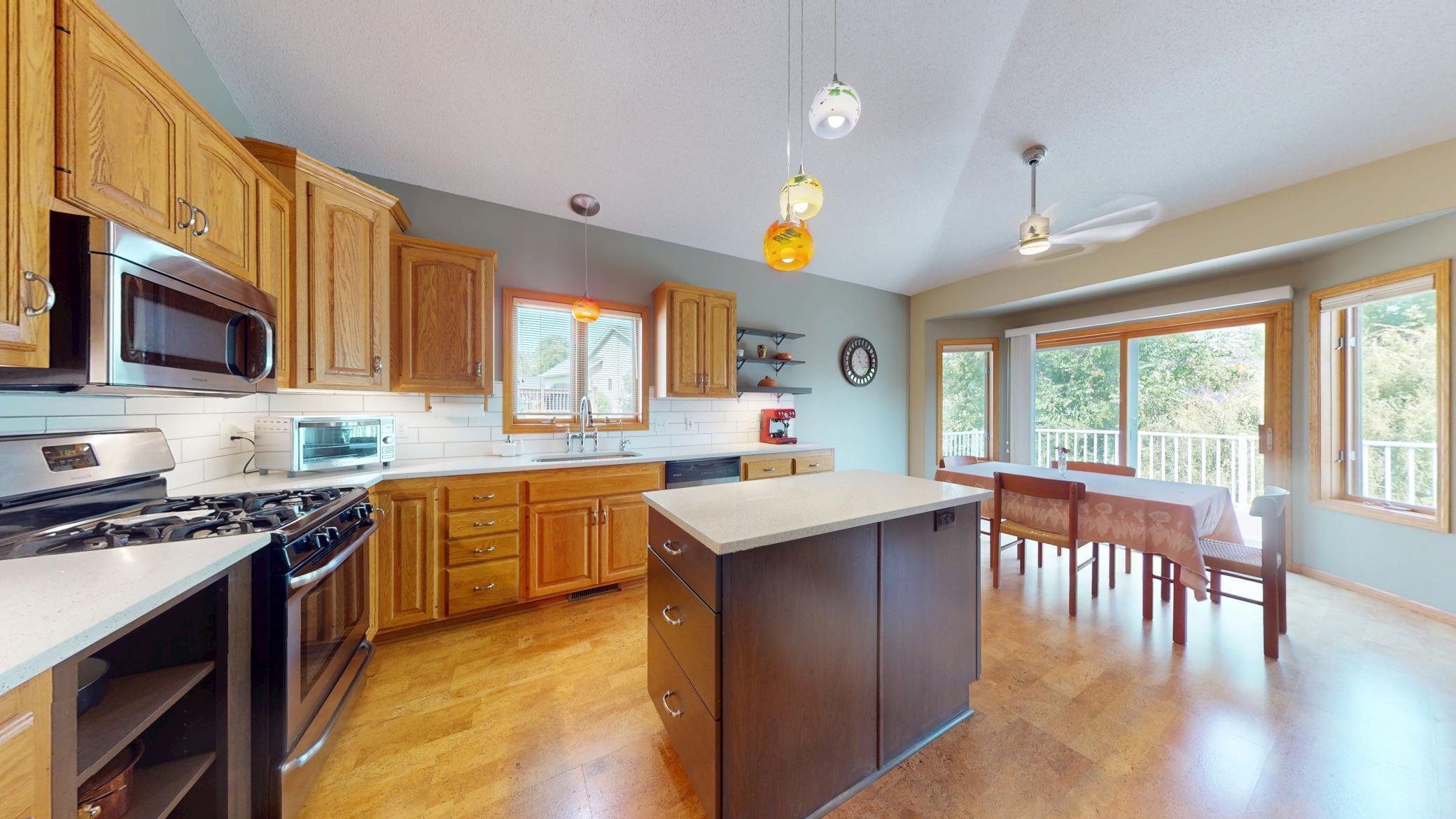 2524 Parkhill Lane Southwest Rochester, MN 55902 - Photo 10 of 40 Gallery Image 10