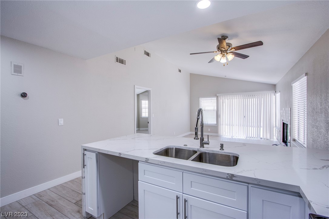 7229 Walnut Ridge Circle Las Vegas, NV 89119 - Photo 3 of 23 Gallery Image 3