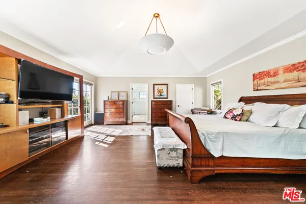 $17,500 | 401 North McCadden Place, Los Angeles, CA 90004