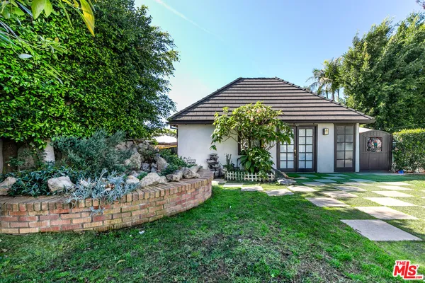 $17,500 | 401 North McCadden Place, Los Angeles, CA 90004