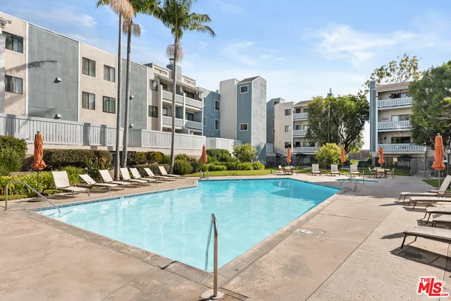 $775,000 | 8160 Manitoba Street, Unit 208, Playa del Rey, CA 90293
