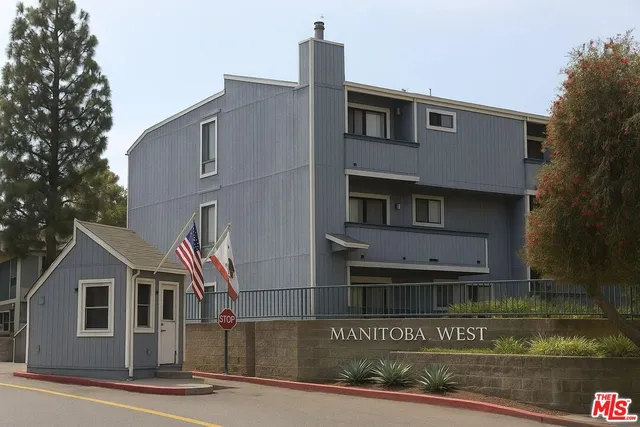 $775,000 | 8160 Manitoba Street, Unit 208, Playa del Rey, CA 90293